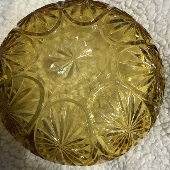 VINTAGE AMBER GLASS DISH BOWL - FLOWER PETAL DESIGN WITH SCALLOPED EDGE - Picture 4 of 4